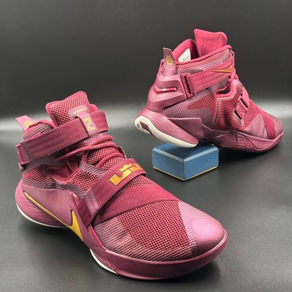 Nike LeBron Soldier 9 Premium - Picture 5 of 9